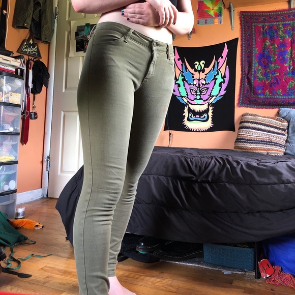 UNI QLO Olive Low Rise Skinny Jeans - Picture 3 of 5